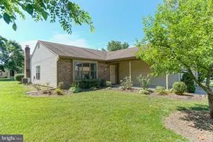 31 W Oleander Dr, Mount Laurel, NJ 08054 - Photo 2