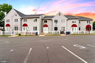 3 Wyndham Pl, Florence, NJ 08518 - Photo 2