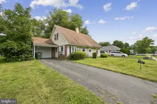 101 Pageant Ln, Willingboro, NJ 08046 - Photo 2