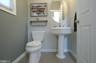 33 Farmington Ct, Bordentown, NJ 08505 - Photo 12