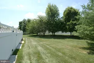 33 Farmington Ct, Bordentown, NJ 08505 - Photo 32