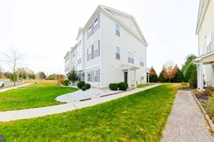 33 Mountie Ln, Chesterfield Township, NJ 08515 - Photo 2