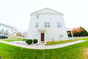 33 Mountie Ln, Chesterfield Township, NJ 08515 - Photo 4