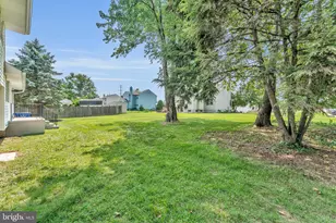 19 Kingsbridge Dr, Burlington, NJ 08016 - Photo 1