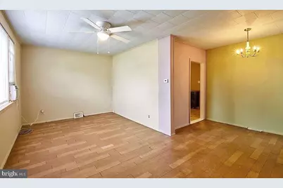 104 Vernon Street, Bordentown, NJ 08505 - Photo 2