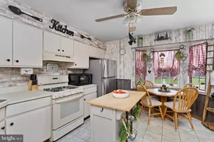 11 Bordenshire Dr, Bordentown, NJ 08505 - Photo 6
