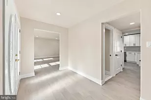 48 Meadowrue Ct, Mount Laurel, NJ 08054 - Photo 4