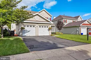 37 Arrowhead Dr, Burlington, NJ 08016 - Photo 4