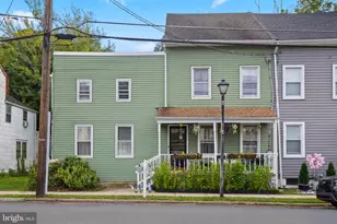 222 Washington St, Fieldsboro, NJ 08505 - Photo 1