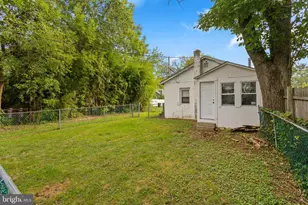 222 Washington St, Fieldsboro, NJ 08505 - Photo 36