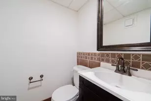 25 S Church Rd, Maple Shade, NJ 08052 - Photo 18