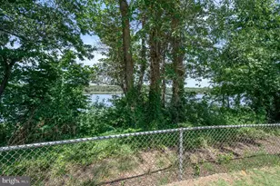 39 River Bank Dr, Florence, NJ 08554 - Photo 36