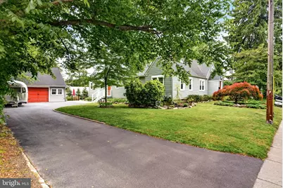 7 W Cooper Avenue, Moorestown, NJ 08057 - Photo 2