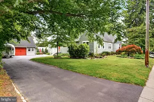7 W Cooper Ave, Moorestown, NJ 08057 - Photo 2