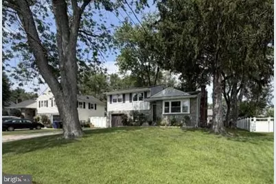 379 Boxwood Lane, Cinnaminson, NJ 08077 - Photo 2