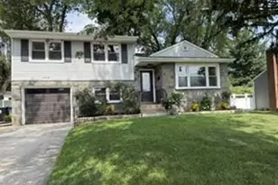 379 Boxwood Ln, Cinnaminson, NJ 08077 - Photo 1