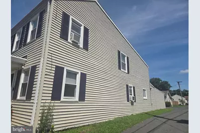 207 Washington Street, Fieldsboro, NJ 08505 - Photo 2