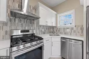 32 West St, Bordentown, NJ 08505 - Photo 18