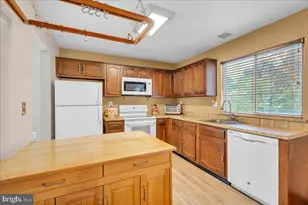 17 Dunstable Rd, Southampton, NJ 08088 - Photo 4