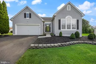 8 Quincy Manor Ln, Burlington, NJ 08016 - Photo 1