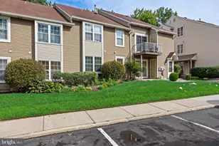 807 Sedgefield Dr, Mount Laurel, NJ 08054 - Photo 1