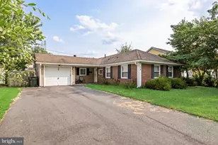 24 Mayapple Ln, Willingboro, NJ 08046 - Photo 1