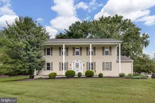 122 Cobblestone Dr, Mount Laurel, NJ 08054 - Photo 1