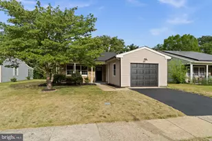 43 Kingston Way, Southampton, NJ 08088 - Photo 2