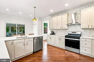 12 Wood View Dr, Mount Laurel, NJ 08054 - Photo 8