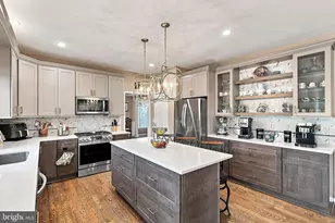 43 Oxford Cir, Southampton, NJ 08088 - Photo 4