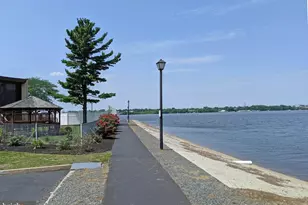 1013 Harbour Dr, Palmyra, NJ 08065 - Photo 22