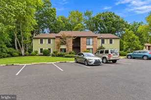 104 W Bluebell Ln, Mount Laurel, NJ 08054 - Photo 2