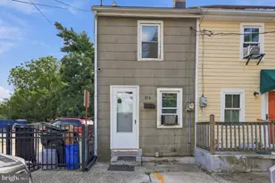 216 Barclay St, Burlington, NJ 08016 - Photo 1