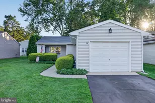 73 Huntington Dr, Southampton Twp, NJ 08088 - Photo 2
