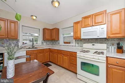 303 Van Sciver Street, Beverly, NJ 08010 - Photo 10