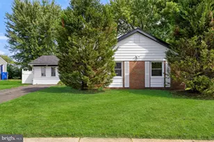 46 Hawthorne Ln, Willingboro, NJ 08046 - Photo 2