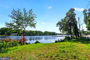 301 N Lakeshore Dr N, Browns Mills, NJ 08015 - Photo 8