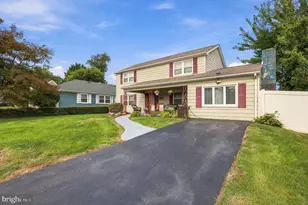 71 Medford Ln, Willingboro, NJ 08046 - Photo 2