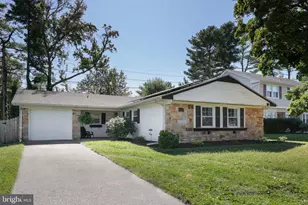 40 Holiday Ln, Willingboro, NJ 08046 - Photo 1