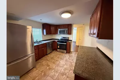 30 E Union Street, Burlington, NJ 08016 - Photo 2