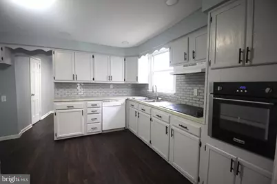 825 W 2nd Street W, Florence, NJ 08518 - Photo 6