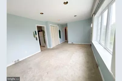 303 Pine Street, Burlington, NJ 08016 - Photo 8