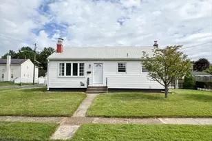 303 Pine St, Burlington, NJ 08016 - Photo 1