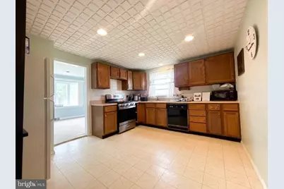 303 Pine Street, Burlington, NJ 08016 - Photo 12