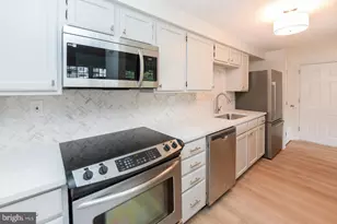 25 Cranberry Ct, Marlton, NJ 08053 - Photo 2
