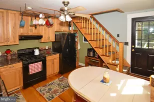 122 E Burlington St, Bordentown, NJ 08505 - Photo 20