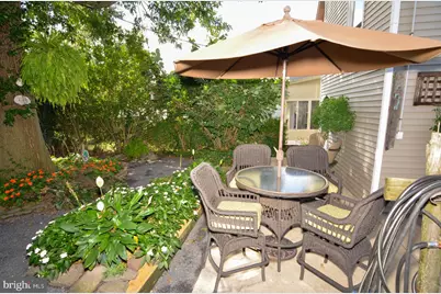 122 E Burlington Street, Bordentown, NJ 08505 - Photo 8