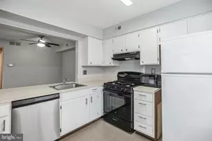 207 Sedgefield Dr, Mount Laurel, NJ 08054 - Photo 8