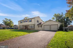 63 Trebing Ln, Willingboro, NJ 08046 - Photo 2