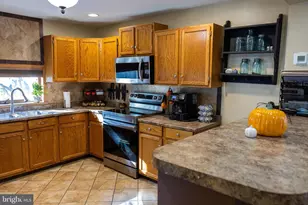 18 S Myrtle St, Vineland, NJ 08360 - Photo 6